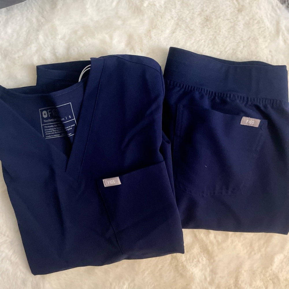 Navy blue figs set.